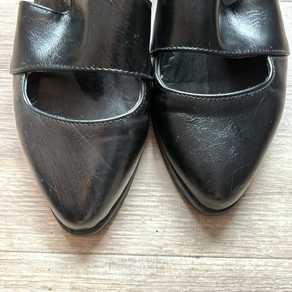 Strappy buckle flats with cut out toe and sides - Picture 2 of 7